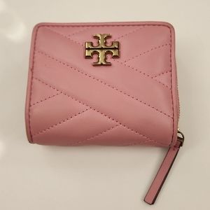 Tory Burch Kira bi fold Chevron quilted wallet in pink